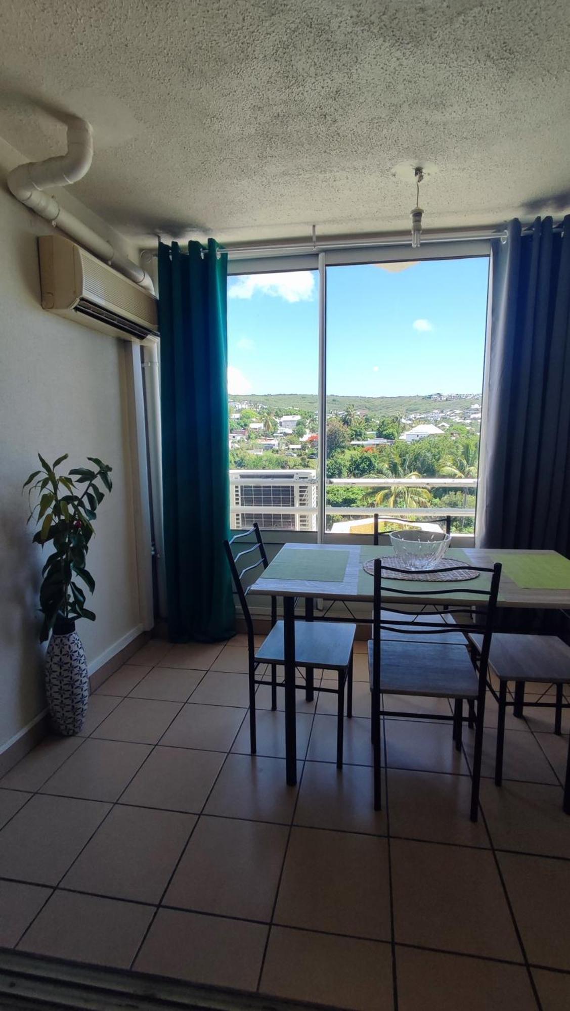 Les Franciseas Apartment Saint-Gilles-les Bains Bagian luar foto